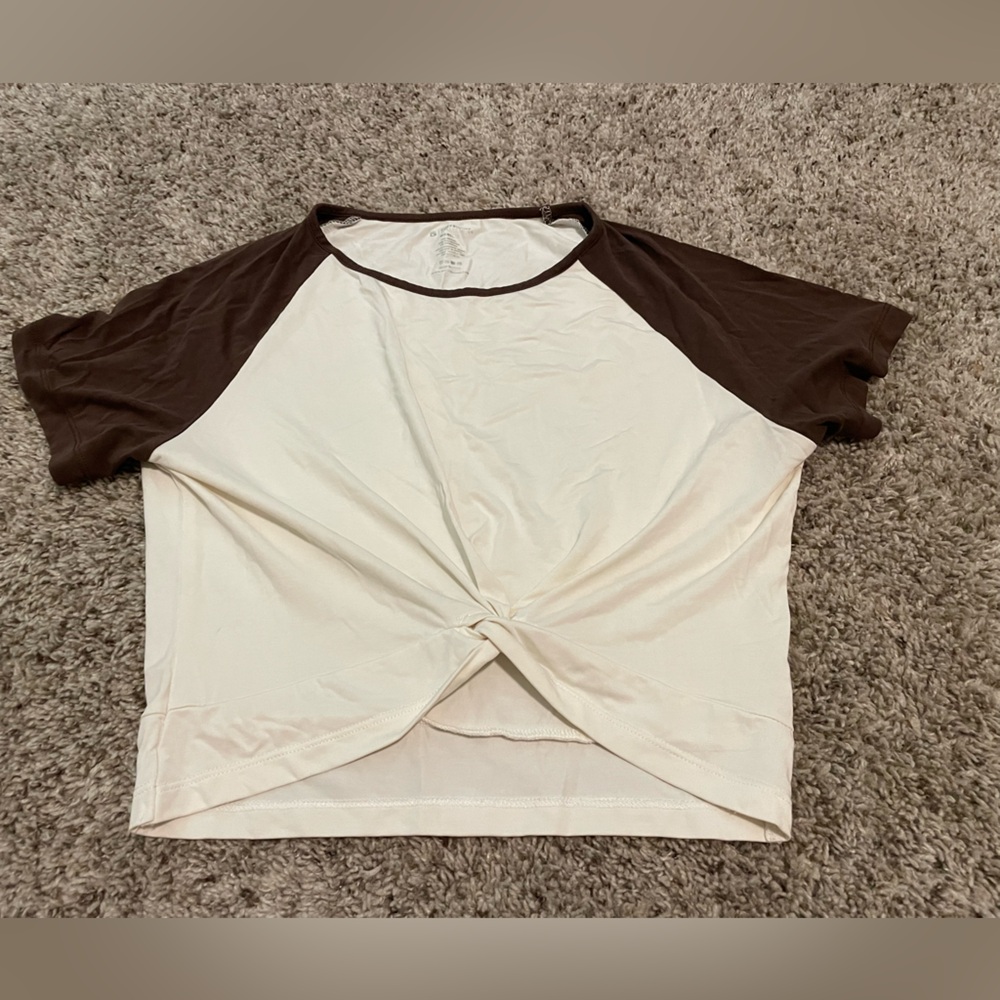 Excellent condition! buffbunny Tshirt size M. Brown and ivory